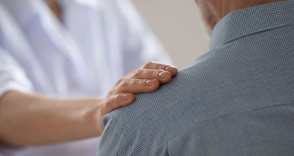 Patient während der hochfrequenten Psychotherapie in der Blomenburg Privatklinik Hochfrequente Psychotherapie als elemanter Grundbaustein des Therapiekonzeptes in der Blomenburg Privatklinik